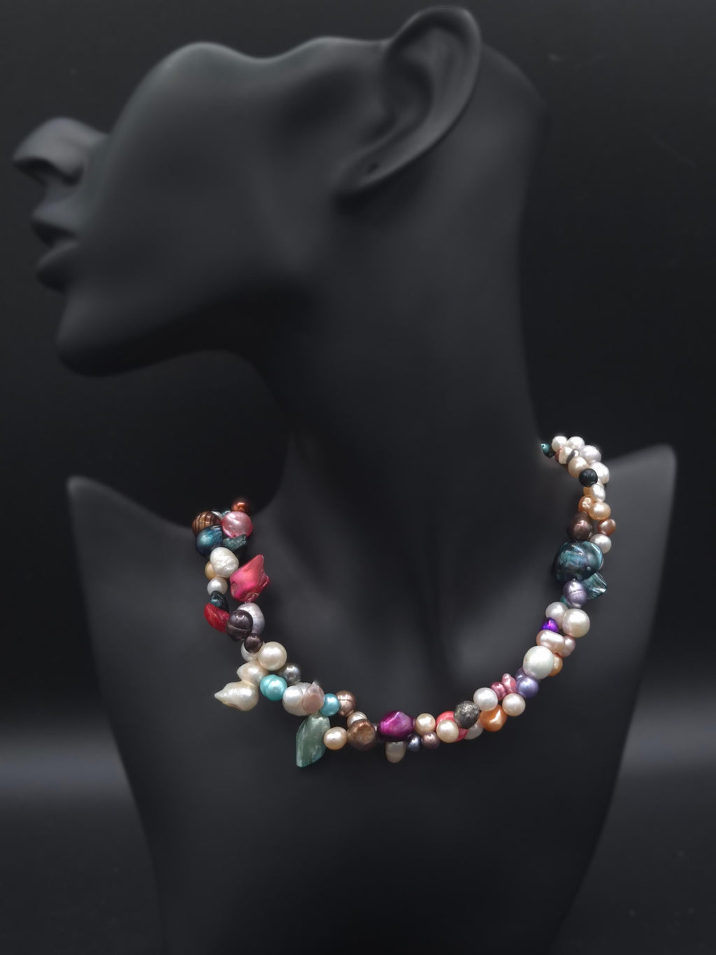 Elegant Twisted Pearl Necklace With Freshwater Pearls