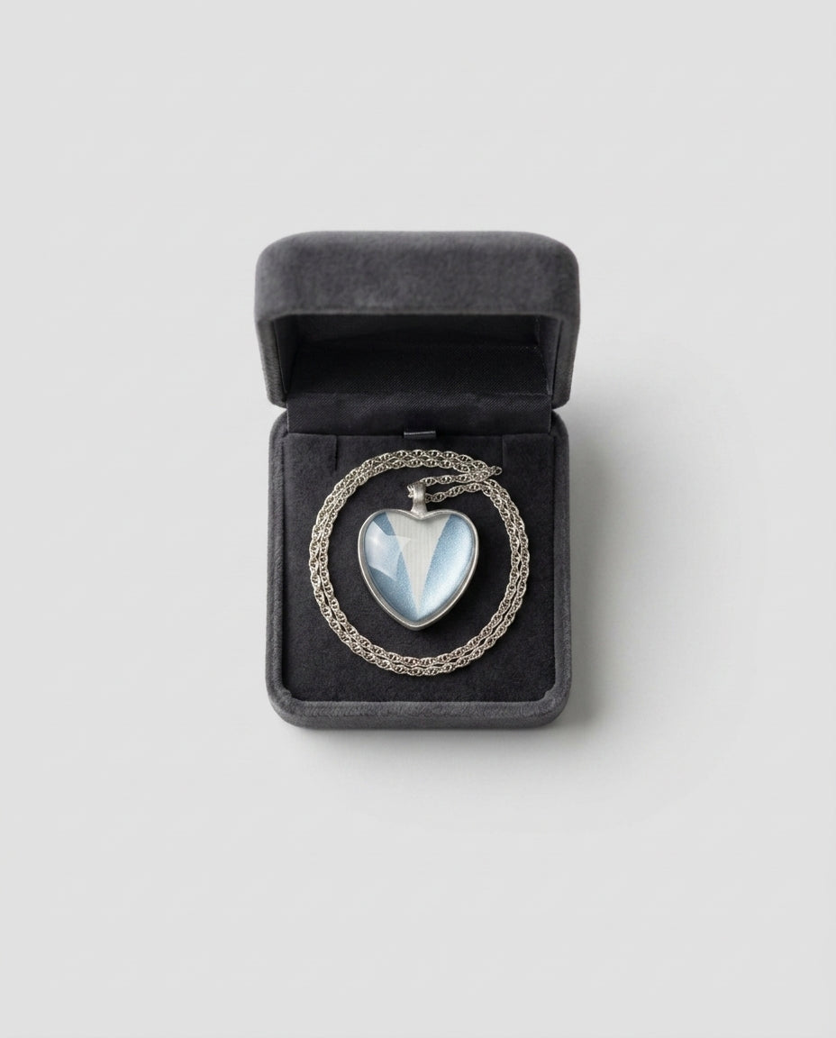 Heart pendant necklace — Premium Packaging | Generated by Modelize
